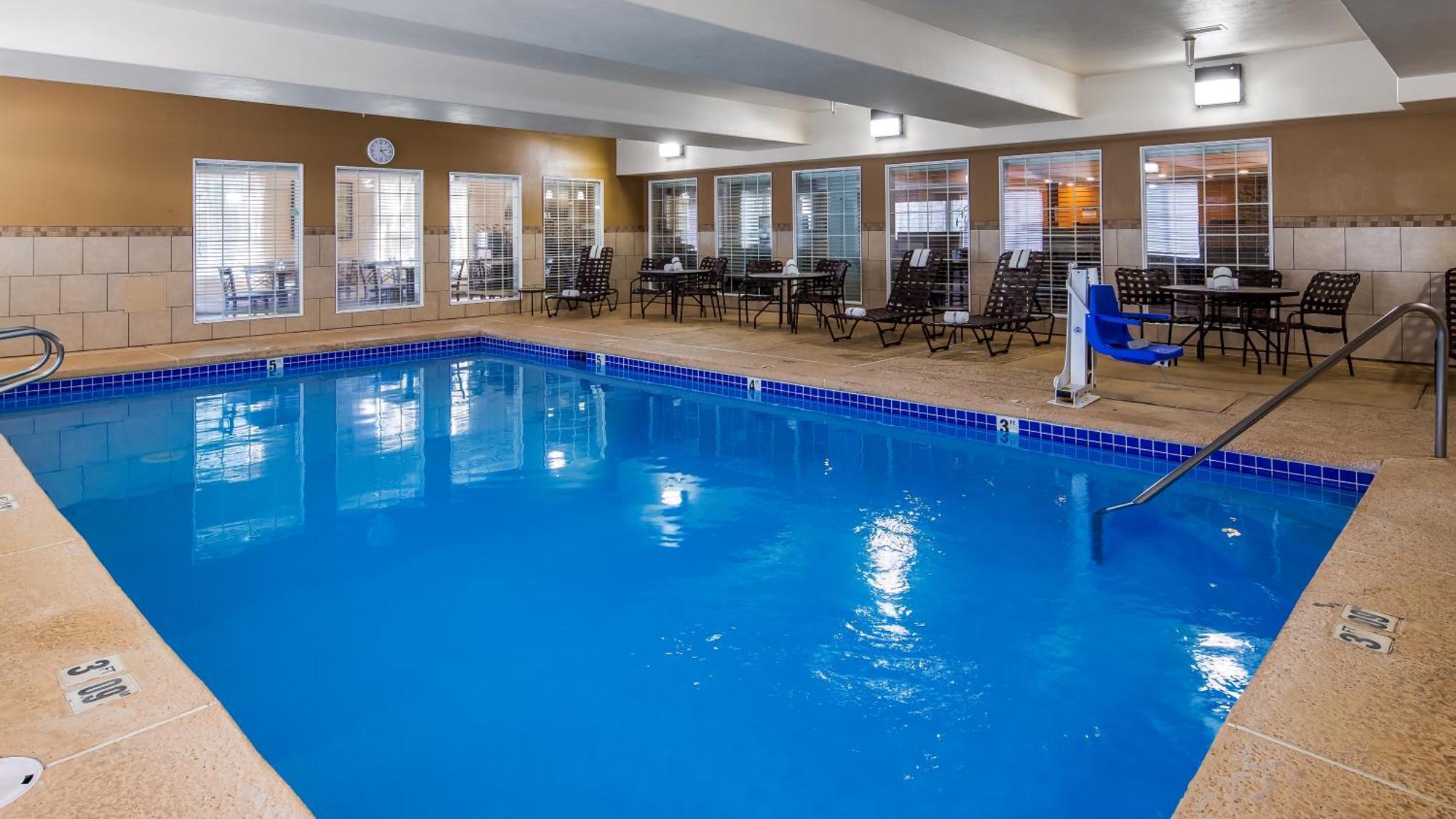 Best Western Plus Pioneer Park Inn Fairbanks Buitenkant foto