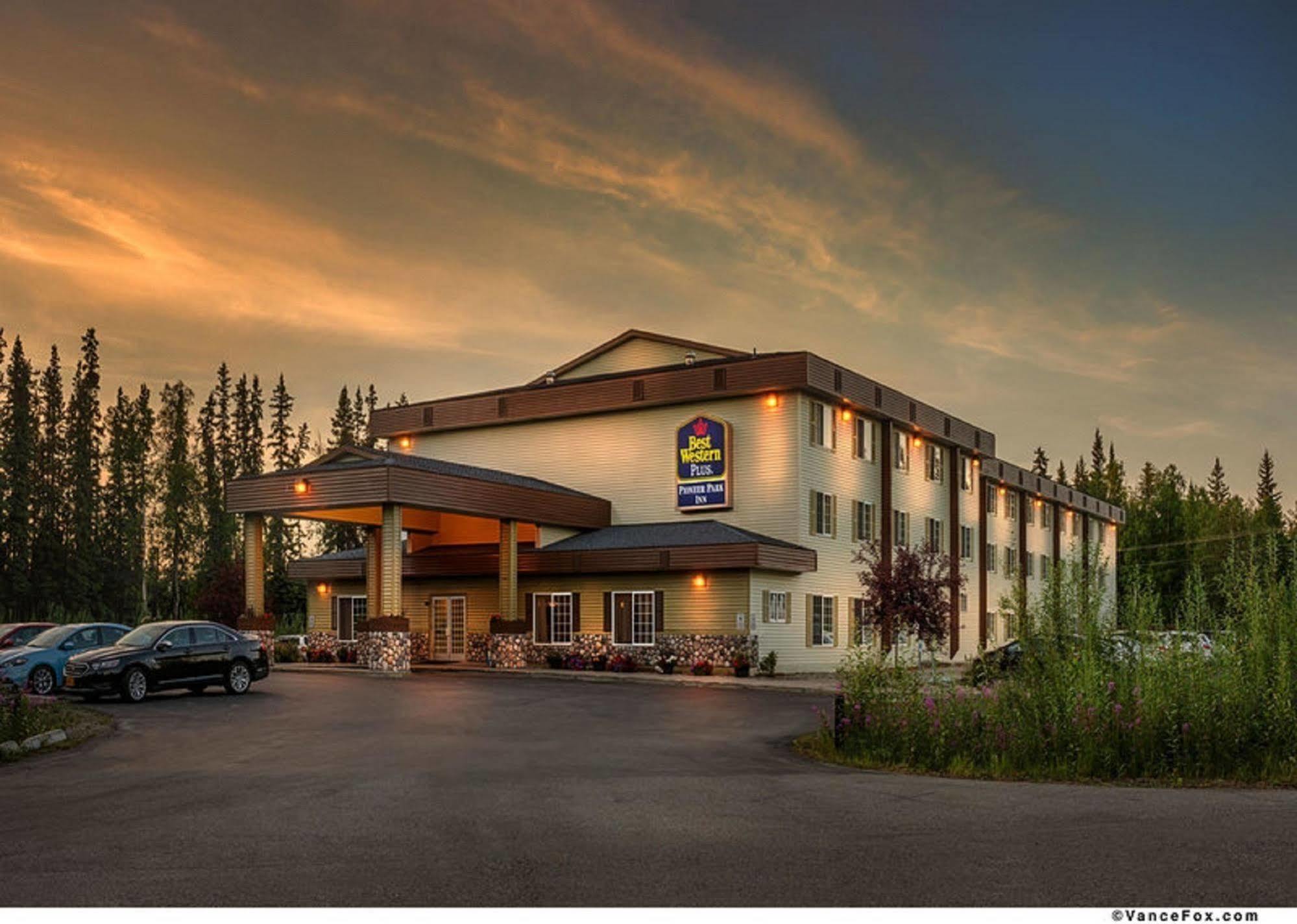 Best Western Plus Pioneer Park Inn Fairbanks Buitenkant foto
